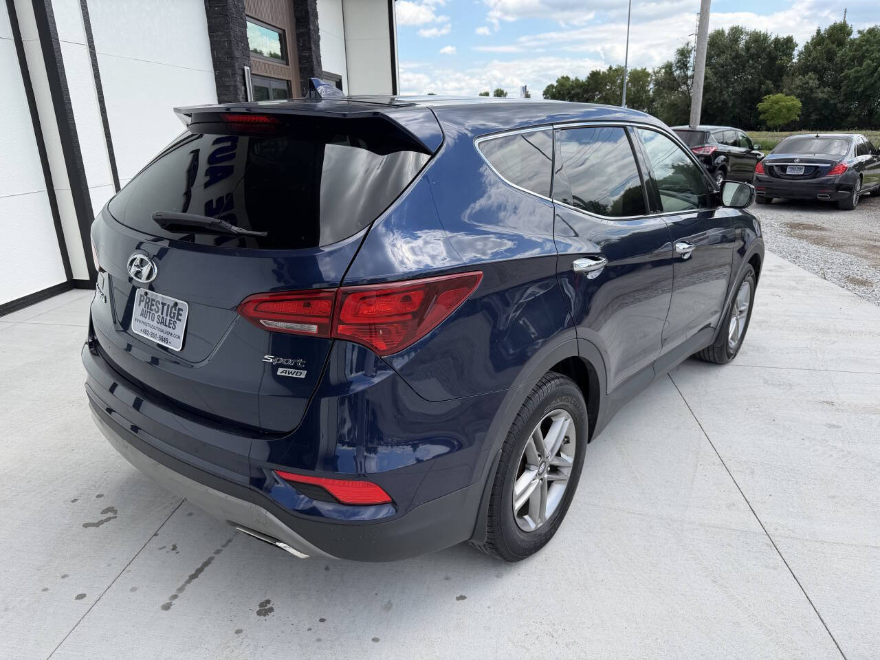 Used 2017 Hyundai Santa Fe Sport w/ Cargo Package AWD/4WD image 8