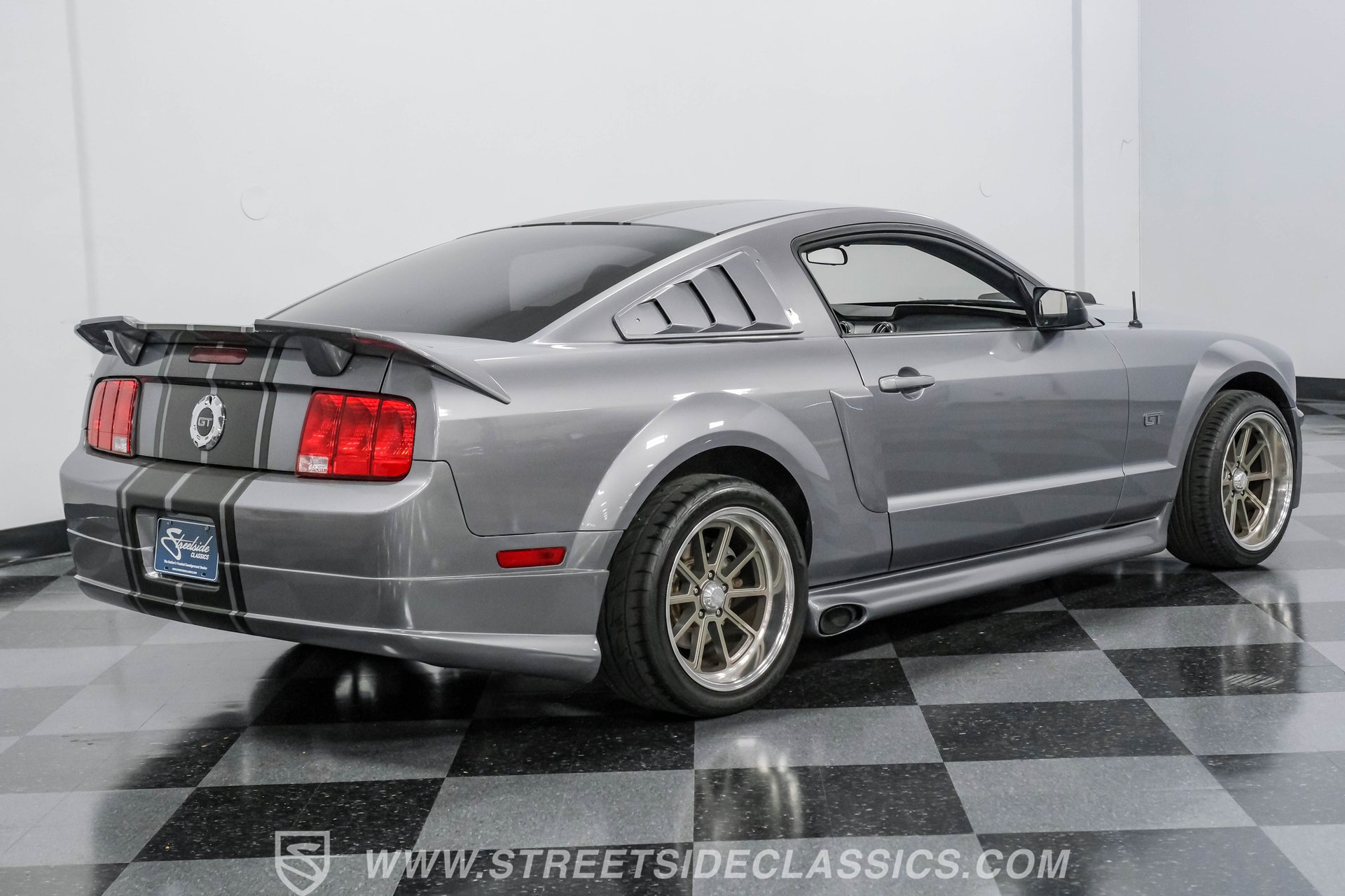 Used 2006 Ford Mustang GT image 11