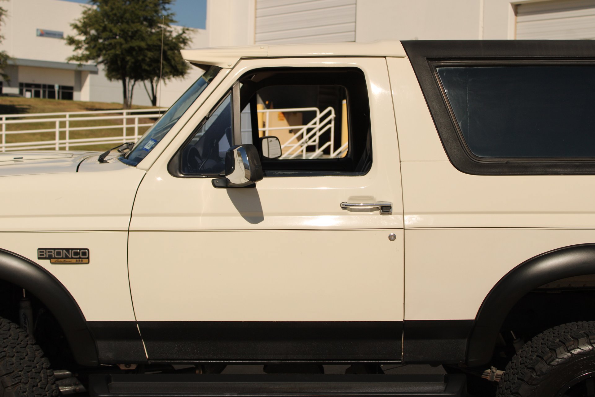 Used 1995 Ford Bronco Eddie Bauer AWD/4WD image 28