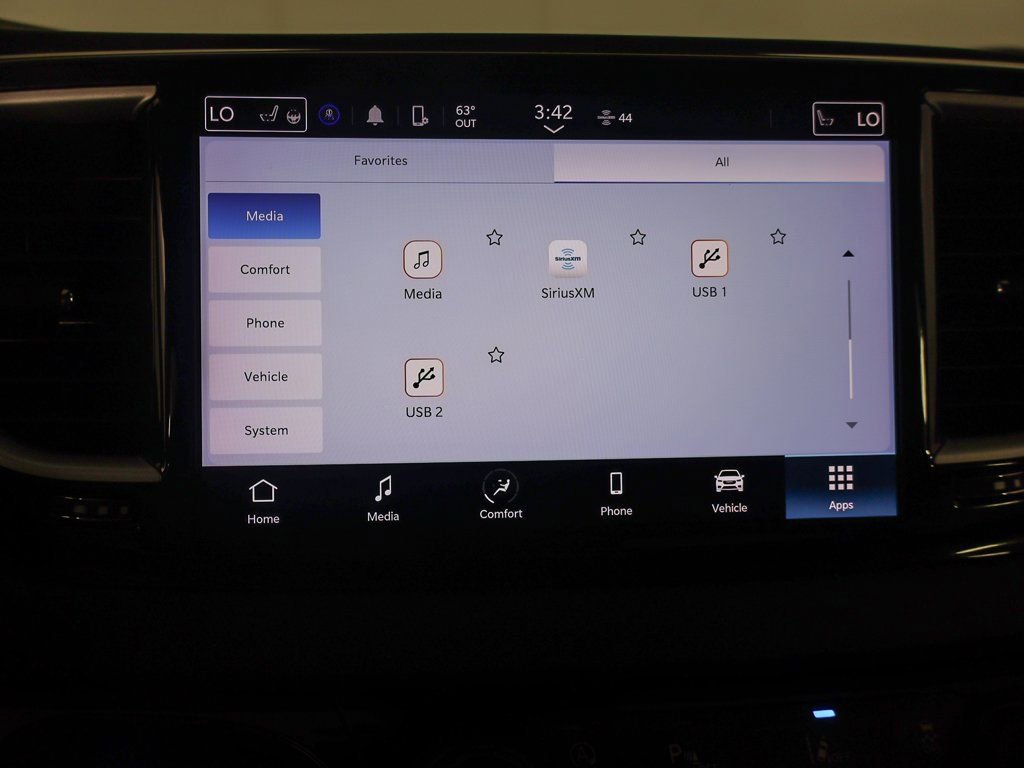Used 2023 Chrysler Pacifica Touring-L image 46