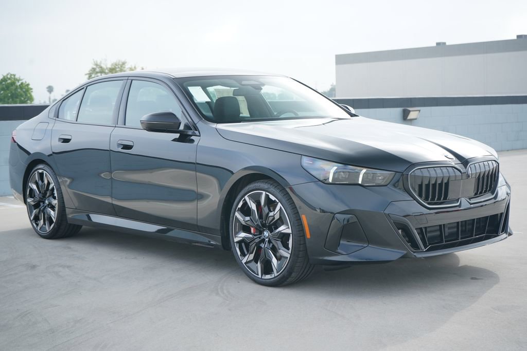 New 2026 BMW 540i xDrive w/ Executive Package image 3