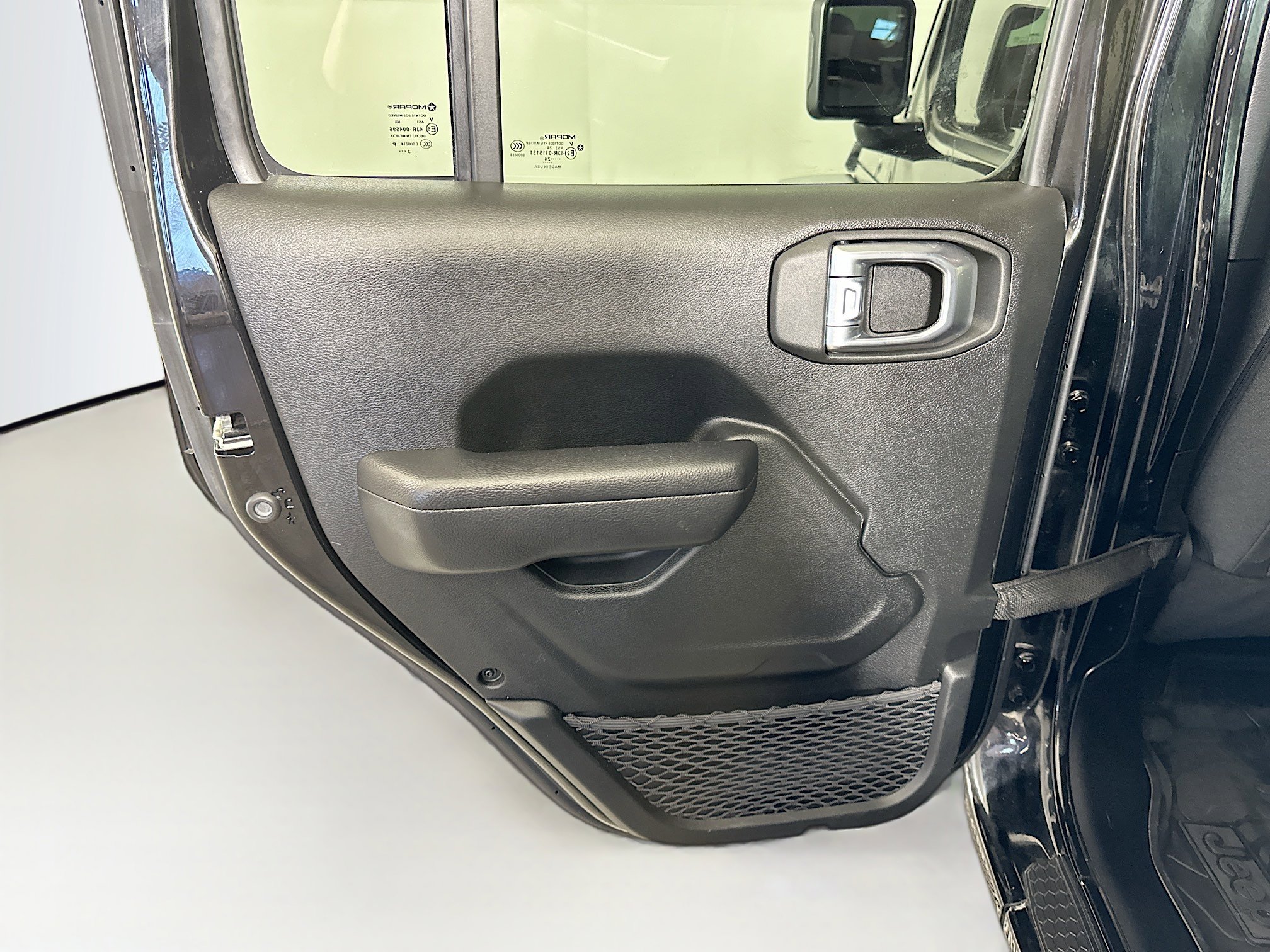 Used 2024 Jeep Wrangler Sport S image 24