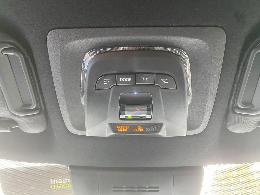 Used 2024 Toyota Corolla Cross SE image 23