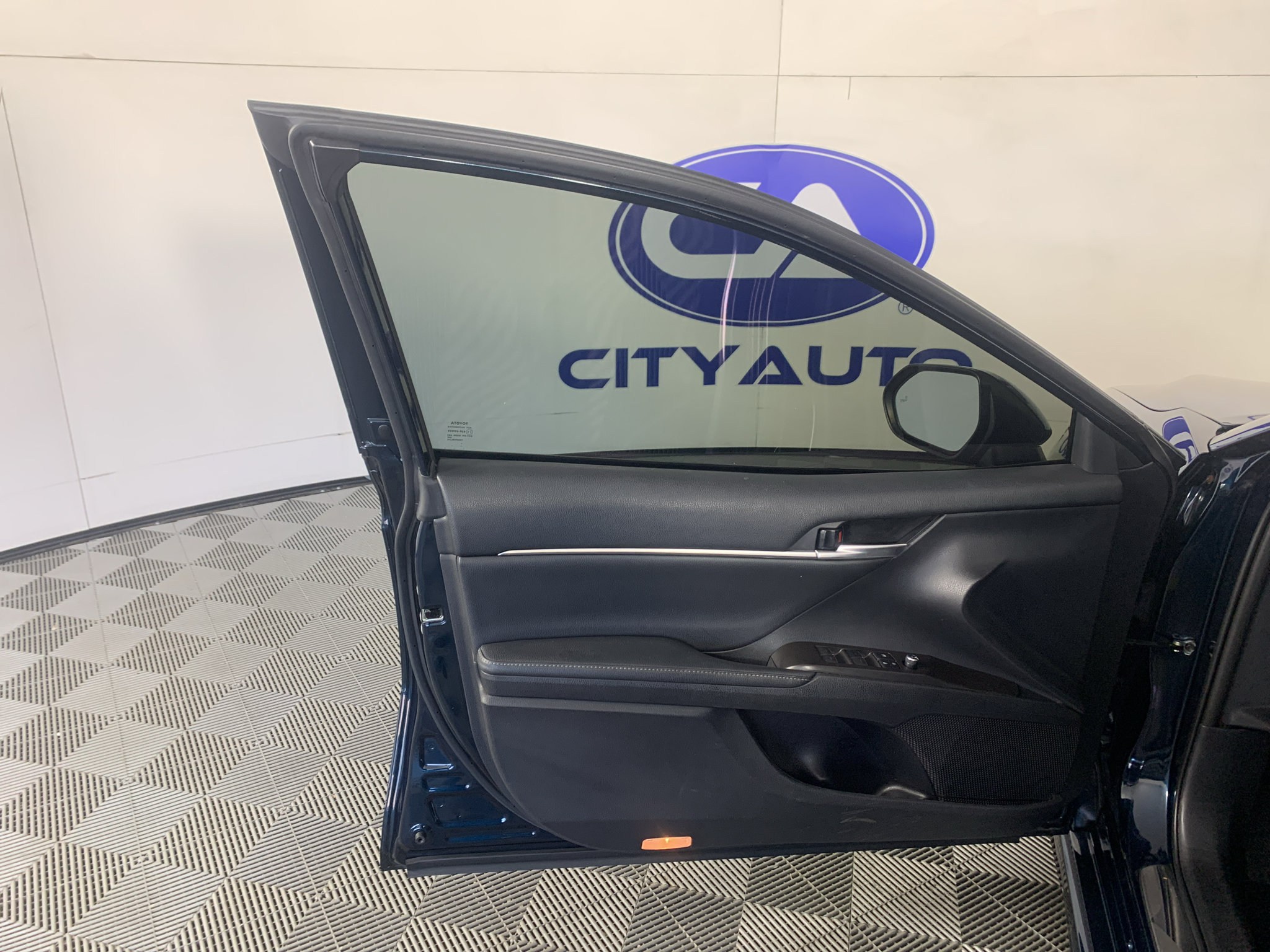 Used 2021 Toyota Camry XSE w/ Navigation Package FWD image 13