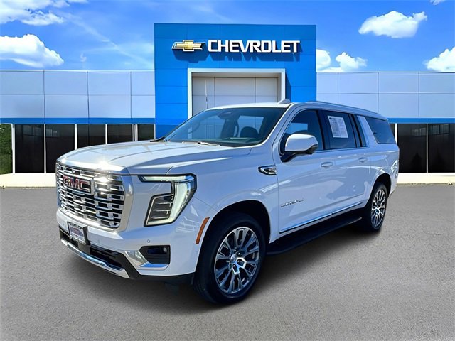 Used 2025 GMC Yukon XL Denali image 7