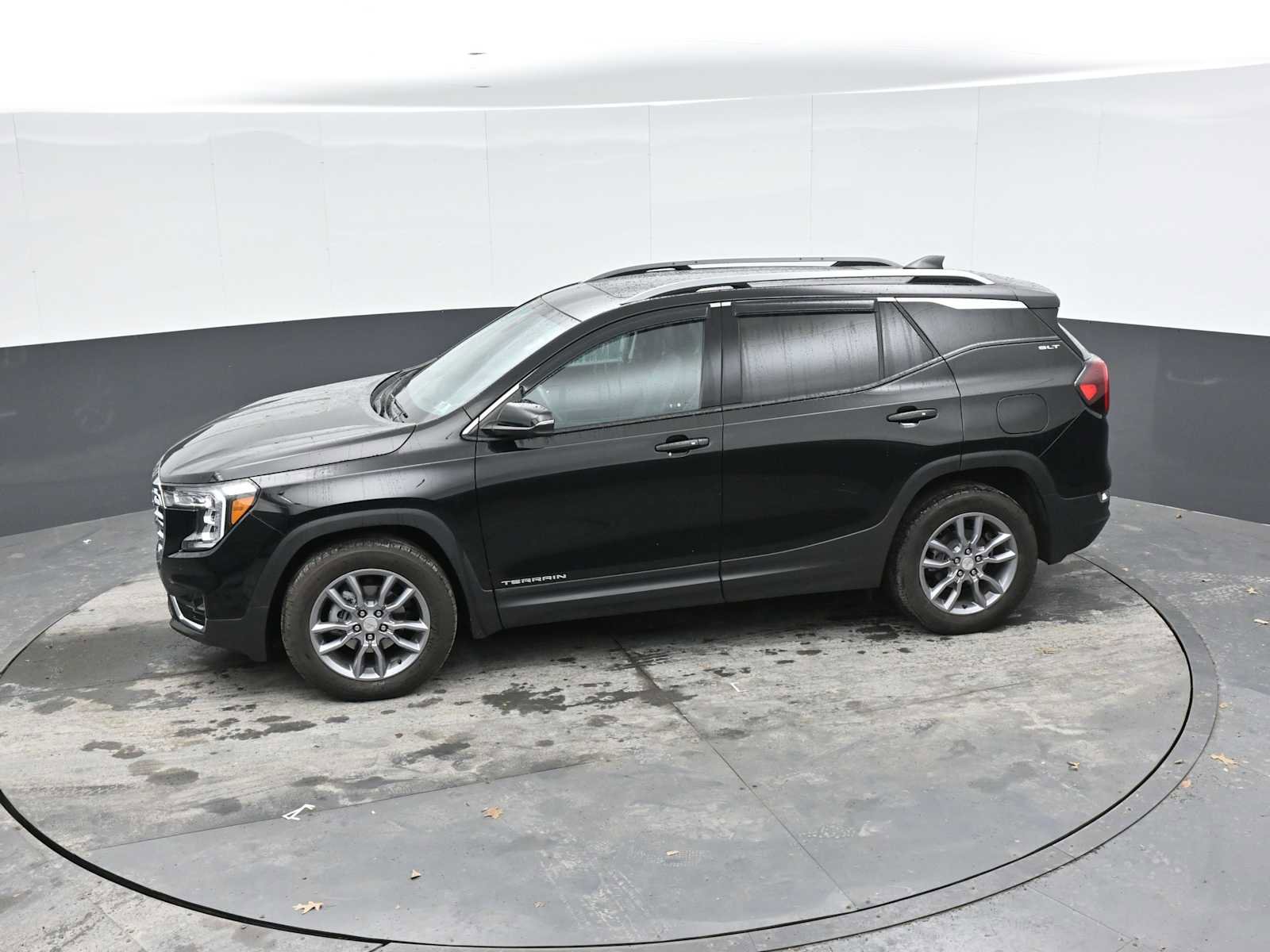 Used 2022 GMC Terrain SLT w/ Infotainment Package II image 12