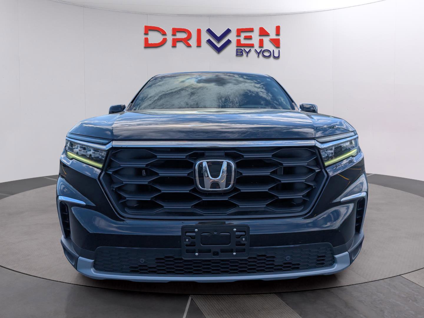 Used 2025 Honda Pilot EX-L image 8