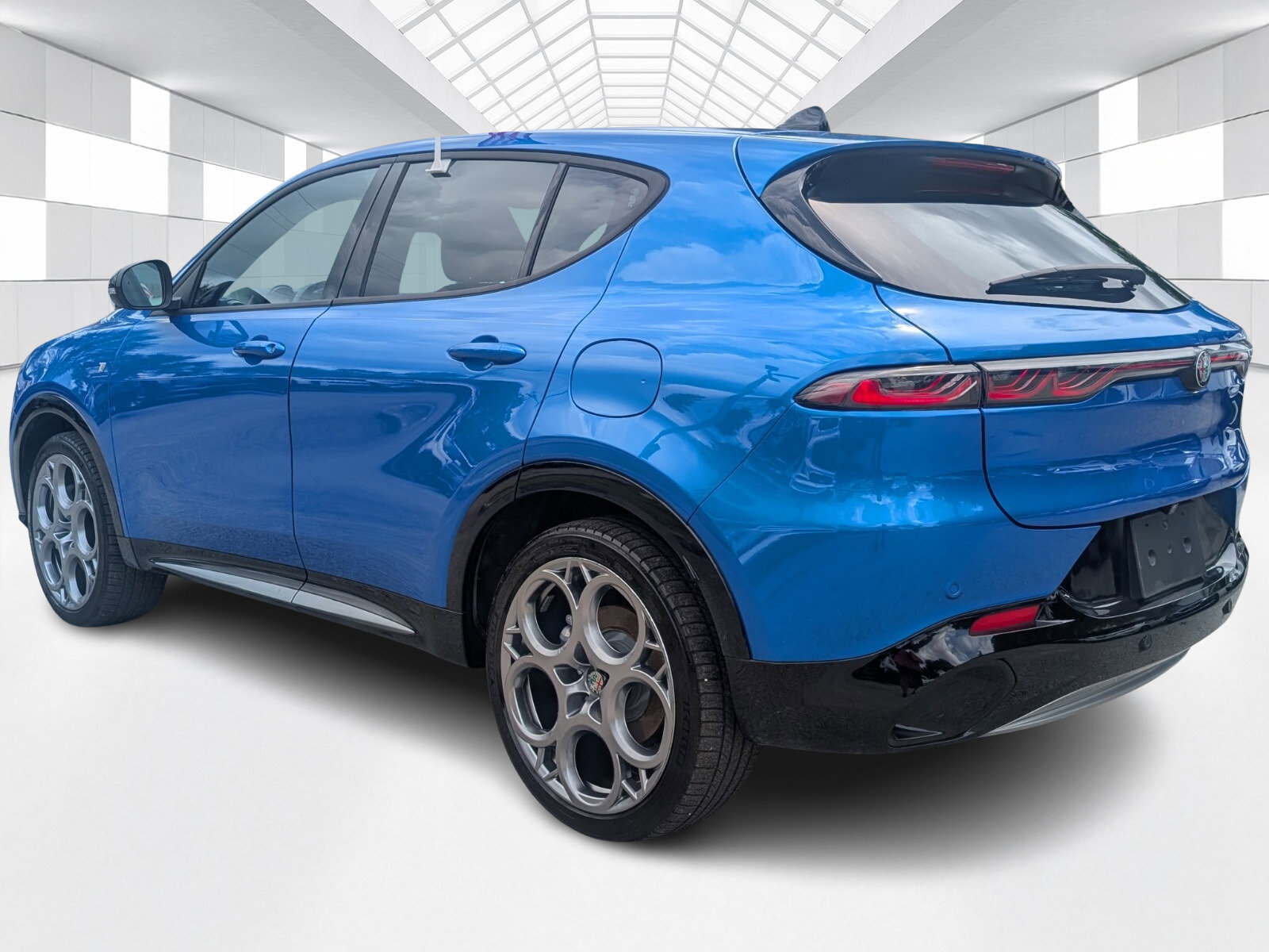 Used 2024 Alfa Romeo Tonale Ti image 5