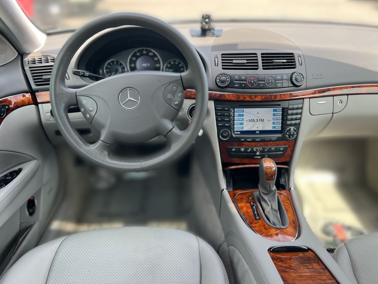 Used 2005 Mercedes-Benz E 320 4MATIC Sedan image 21
