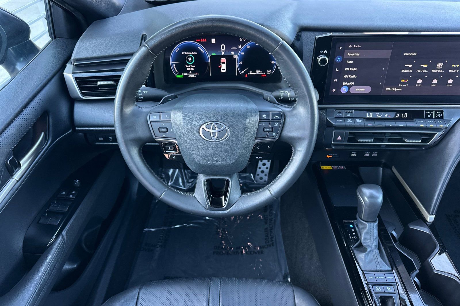 Used 2025 Toyota Camry XSE FWD image 17