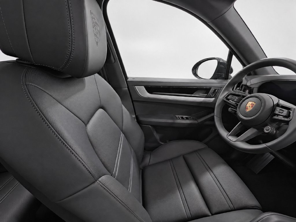 Certified 2026 Porsche Cayenne S w/ Premium Package Plus AWD/4WD image 14