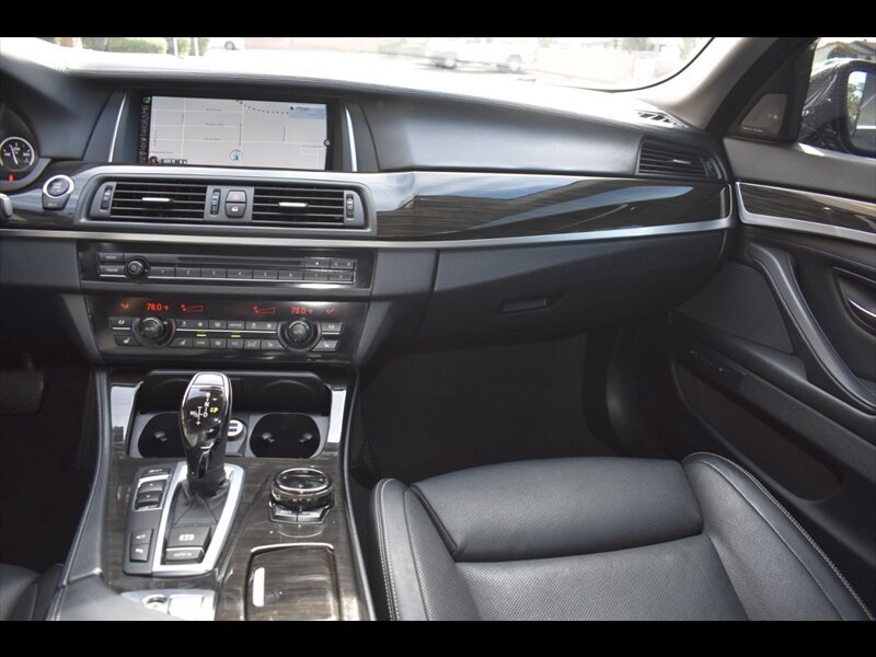 Used 2016 BMW 550i Sedan image 29