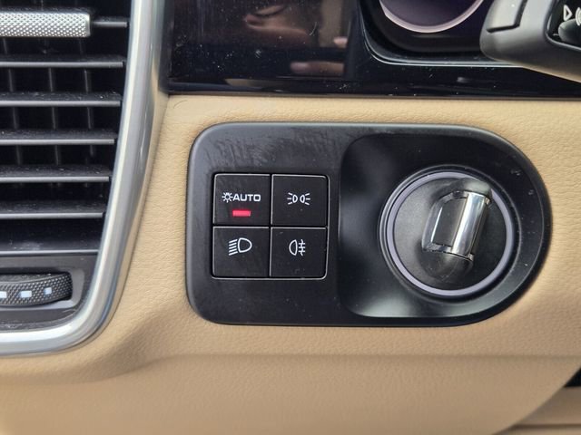 Used 2022 Porsche Cayenne image 23