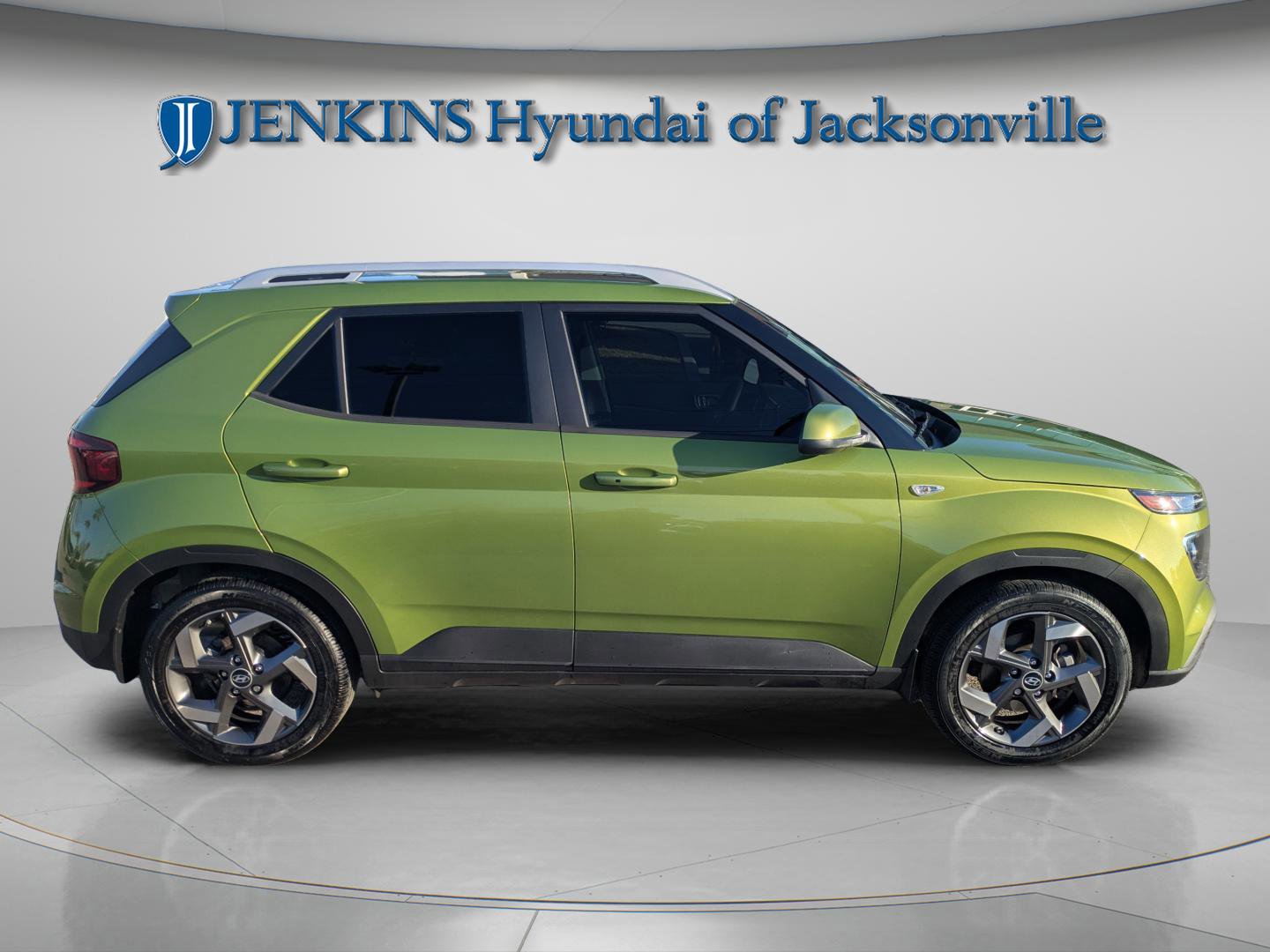 Certified 2024 Hyundai Venue SEL image 2