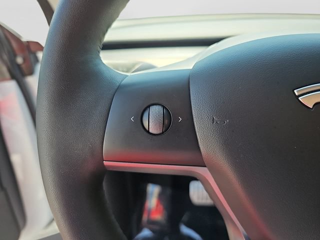 Used 2022 Tesla Model Y Performance AWD/4WD image 14
