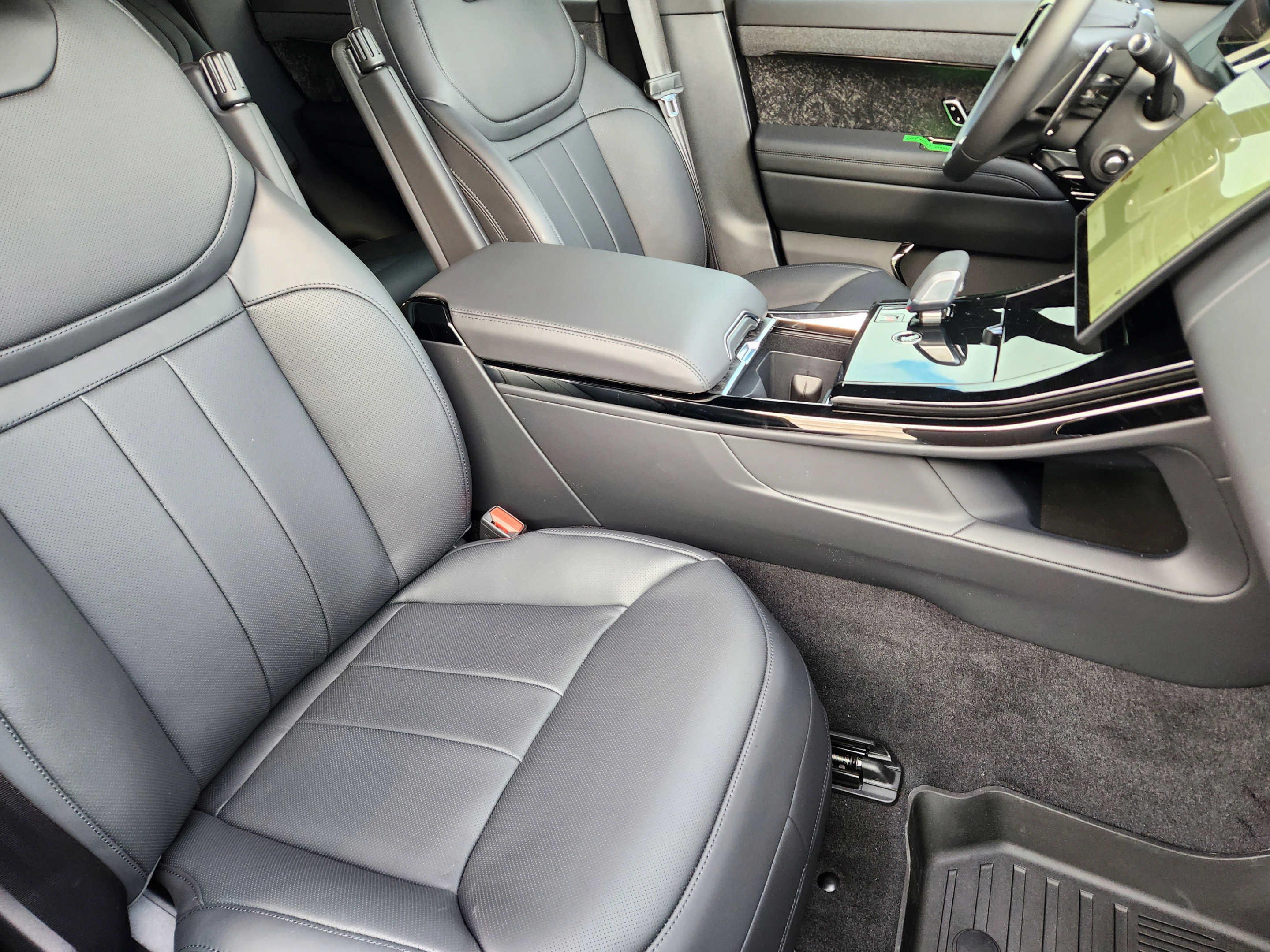 New 2026 Land Rover Range Rover Sport Dynamic SE AWD/4WD image 9