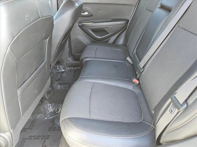 Used 2022 Chevrolet Trax LT w/ Redline Edition AWD/4WD image 19