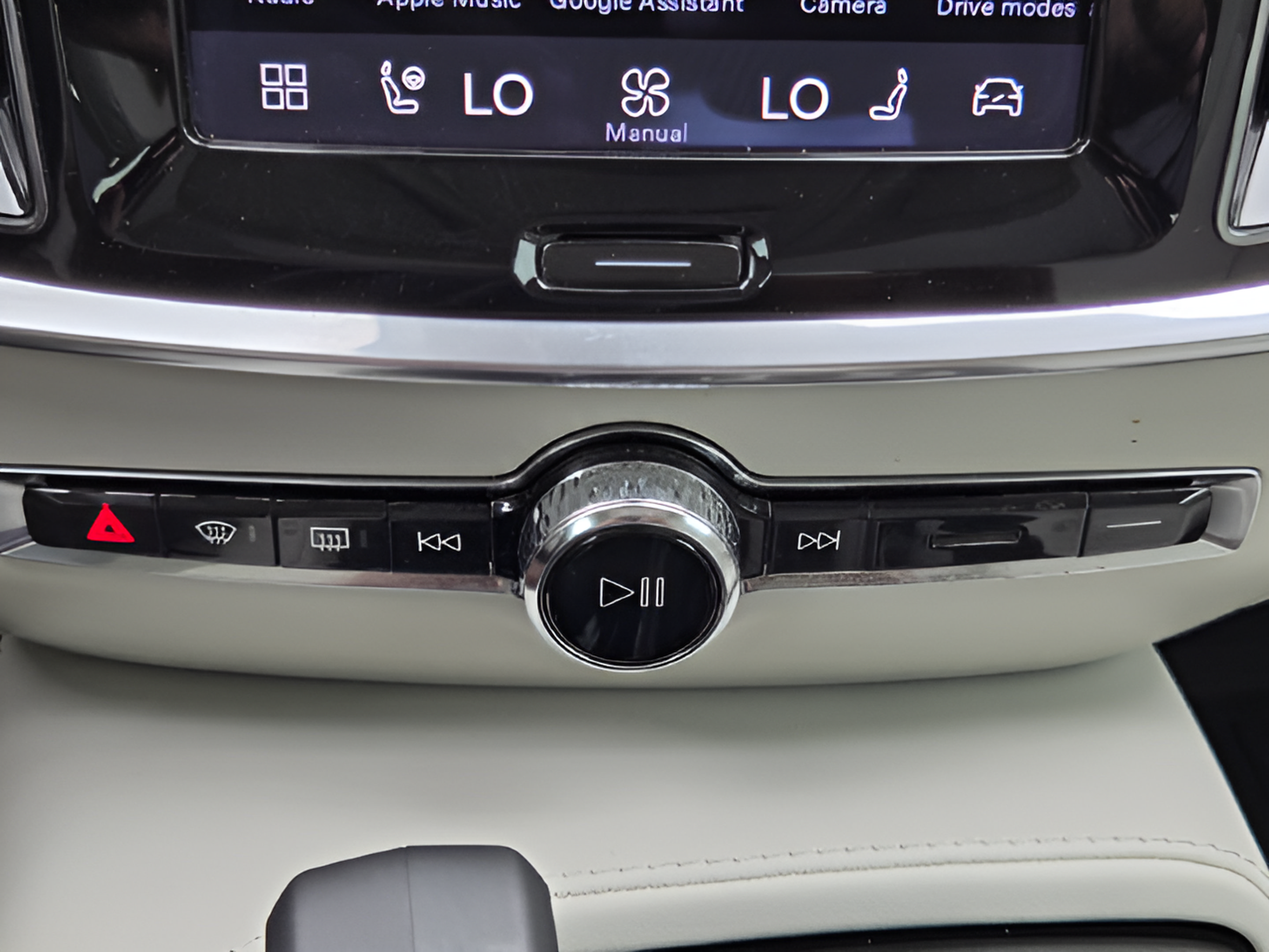 Used 2024 Volvo S60 T8 Plus w/ Climate Package AWD/4WD image 18