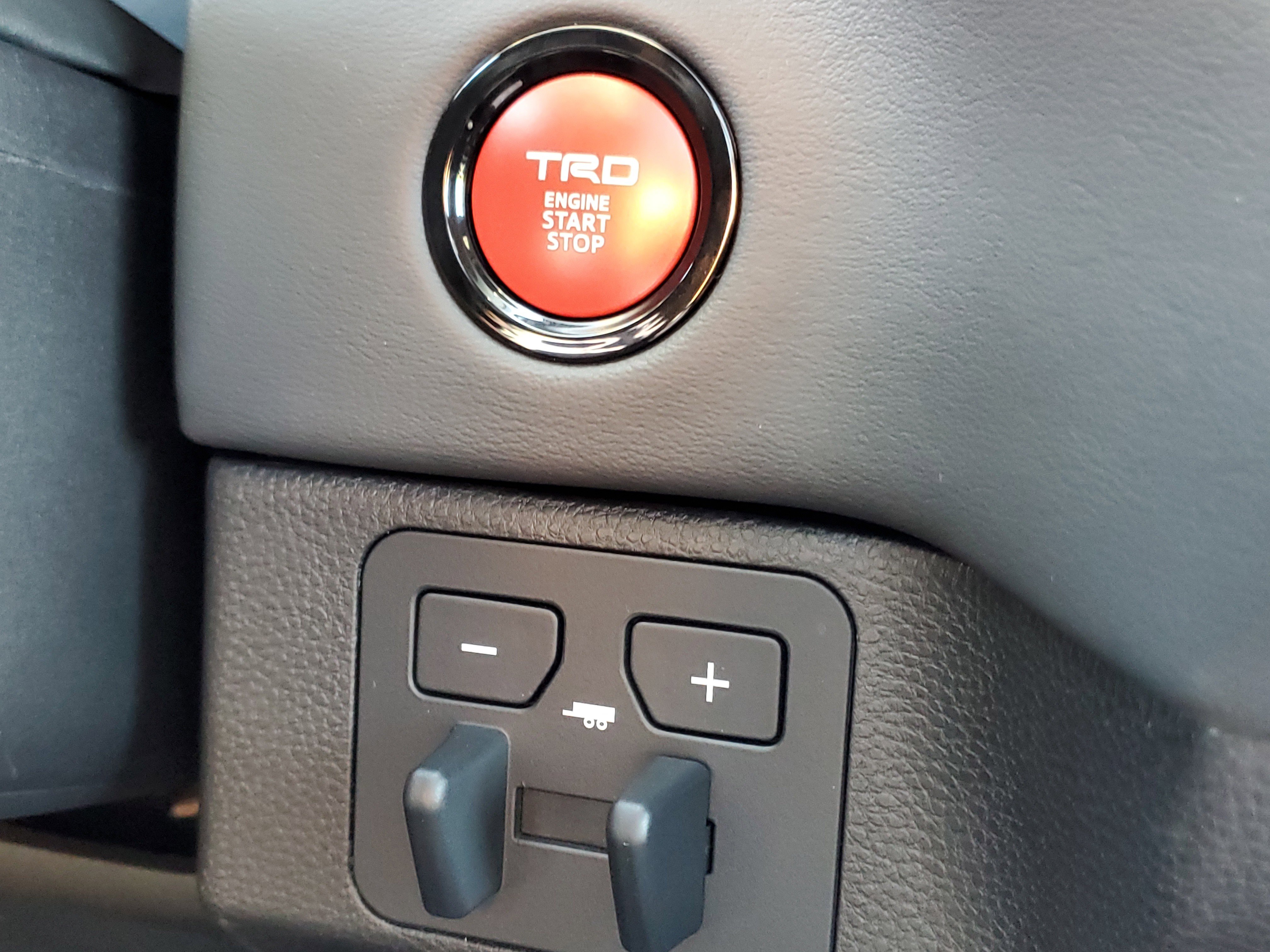 New 2026 Toyota Tundra Platinum w/ TRD Off-Road Package image 31