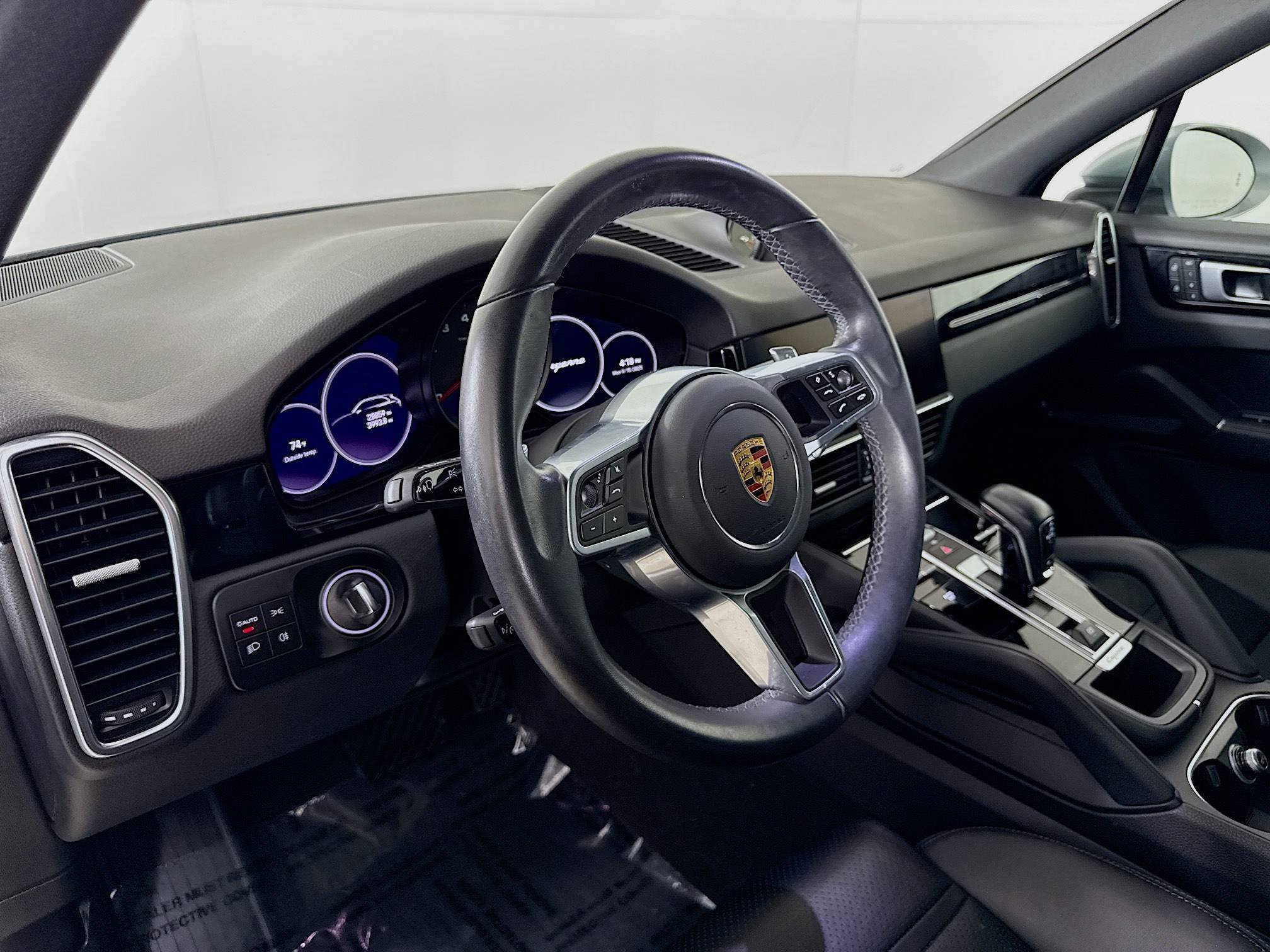 Certified 2023 Porsche Cayenne image 4