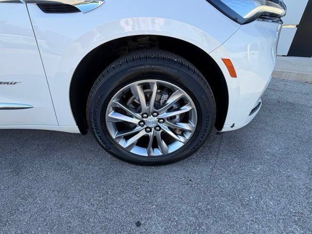 Used 2022 Buick Enclave Avenir w/ Avenir Technology Package FWD image 7