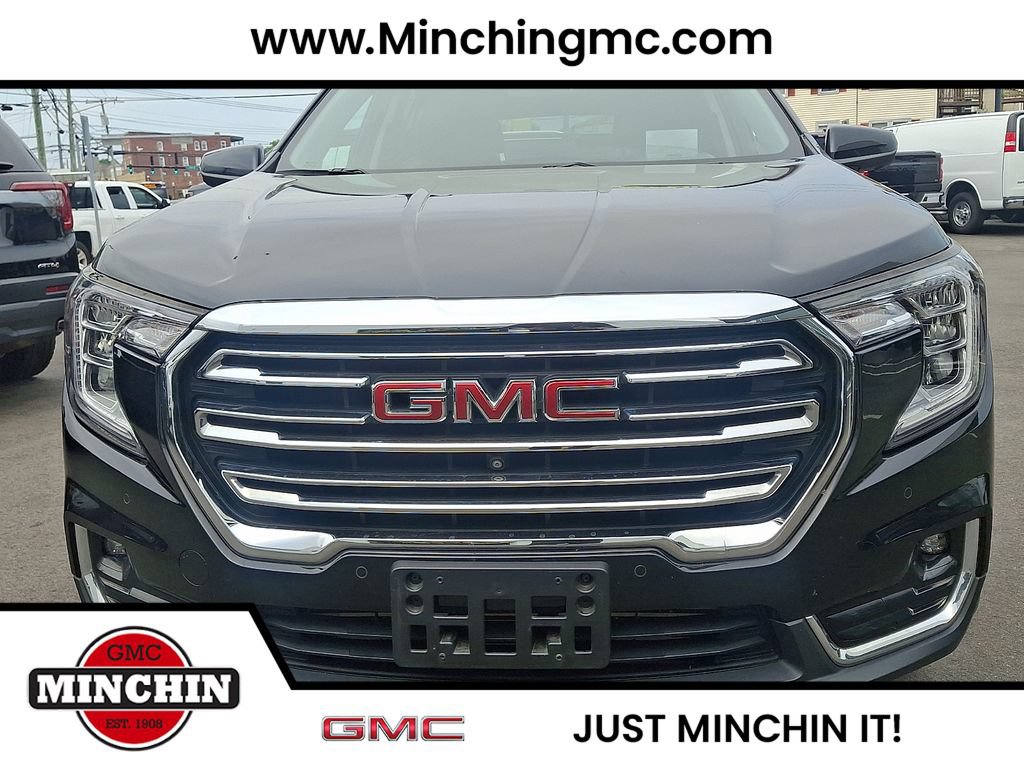 Used 2022 GMC Terrain SLT w/ Tech Package AWD/4WD image 2