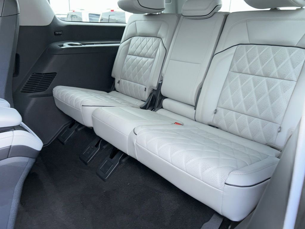 Used 2025 Lincoln Navigator L Black Label w/ Black Label Special Edition AWD/4WD image 10