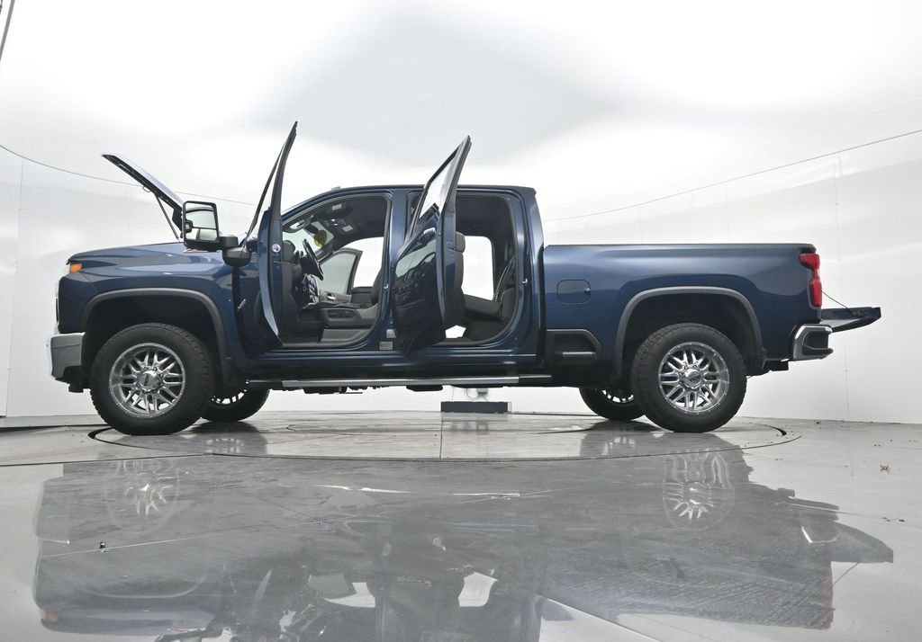 Used 2020 Chevrolet Silverado 2500 LTZ w/ LTZ Plus Package image 45