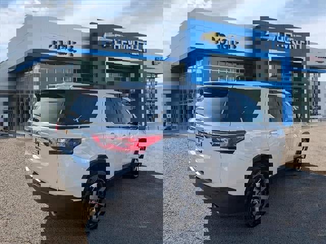 Used 2020 Chevrolet Traverse LT w/ LT Premium Package image 2