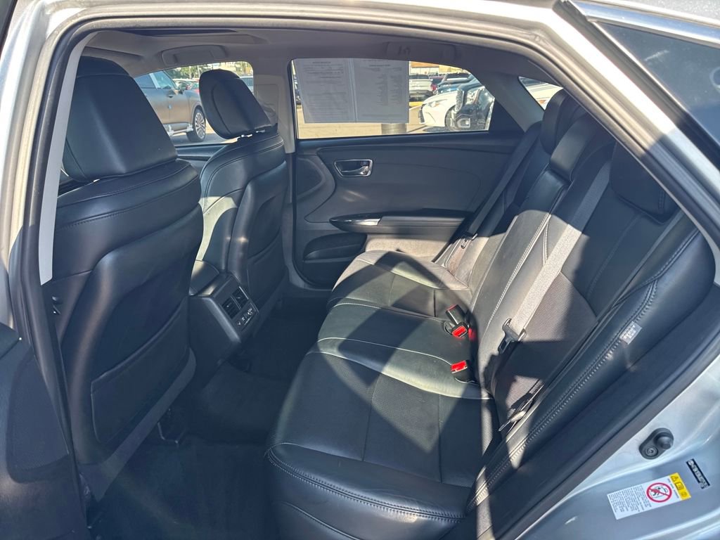 Used 2018 Toyota Avalon Limited w/ All Weather Liner Package image 27
