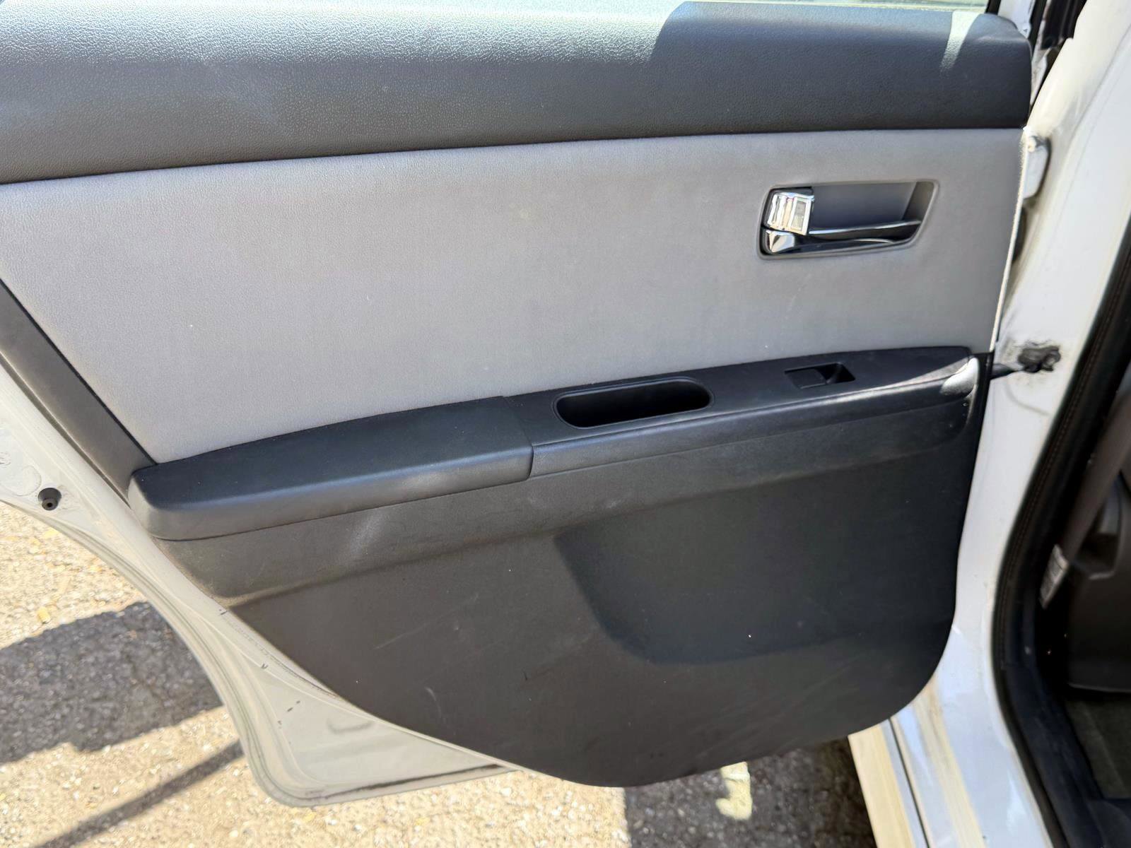 Used 2012 Nissan Sentra 2.0 SR FWD image 11