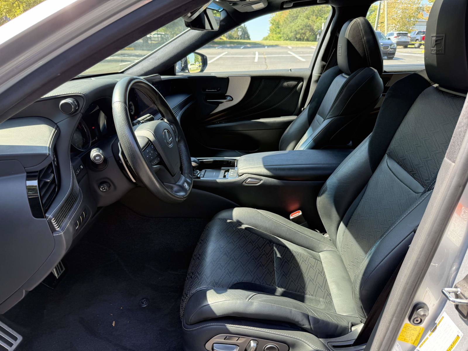 Used 2022 Lexus LS 500 F Sport w/ Accessory Package (Z1) AWD/4WD image 13
