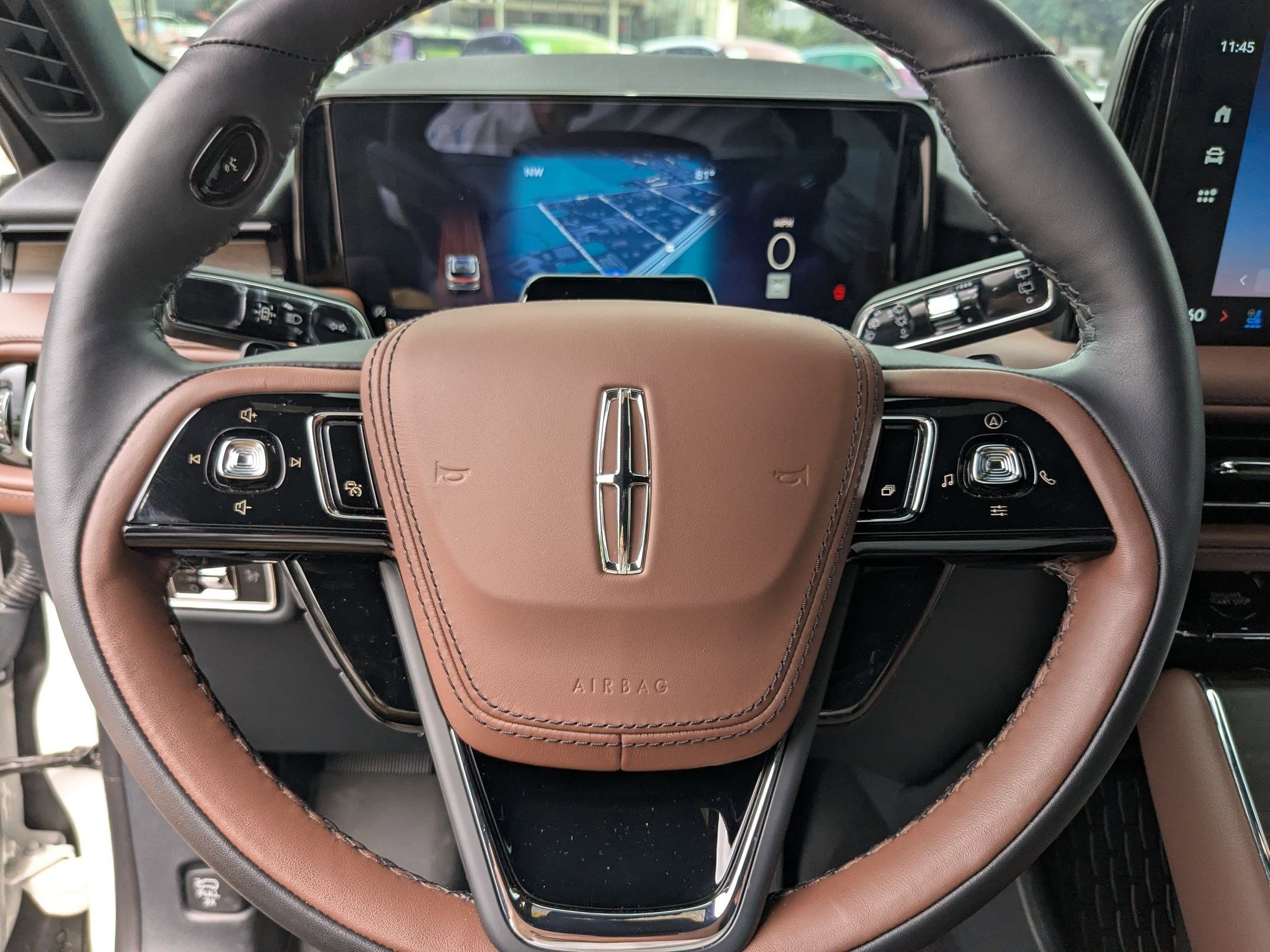 Used 2026 Lincoln Aviator Reserve w/ Luxury Package RWD image 13