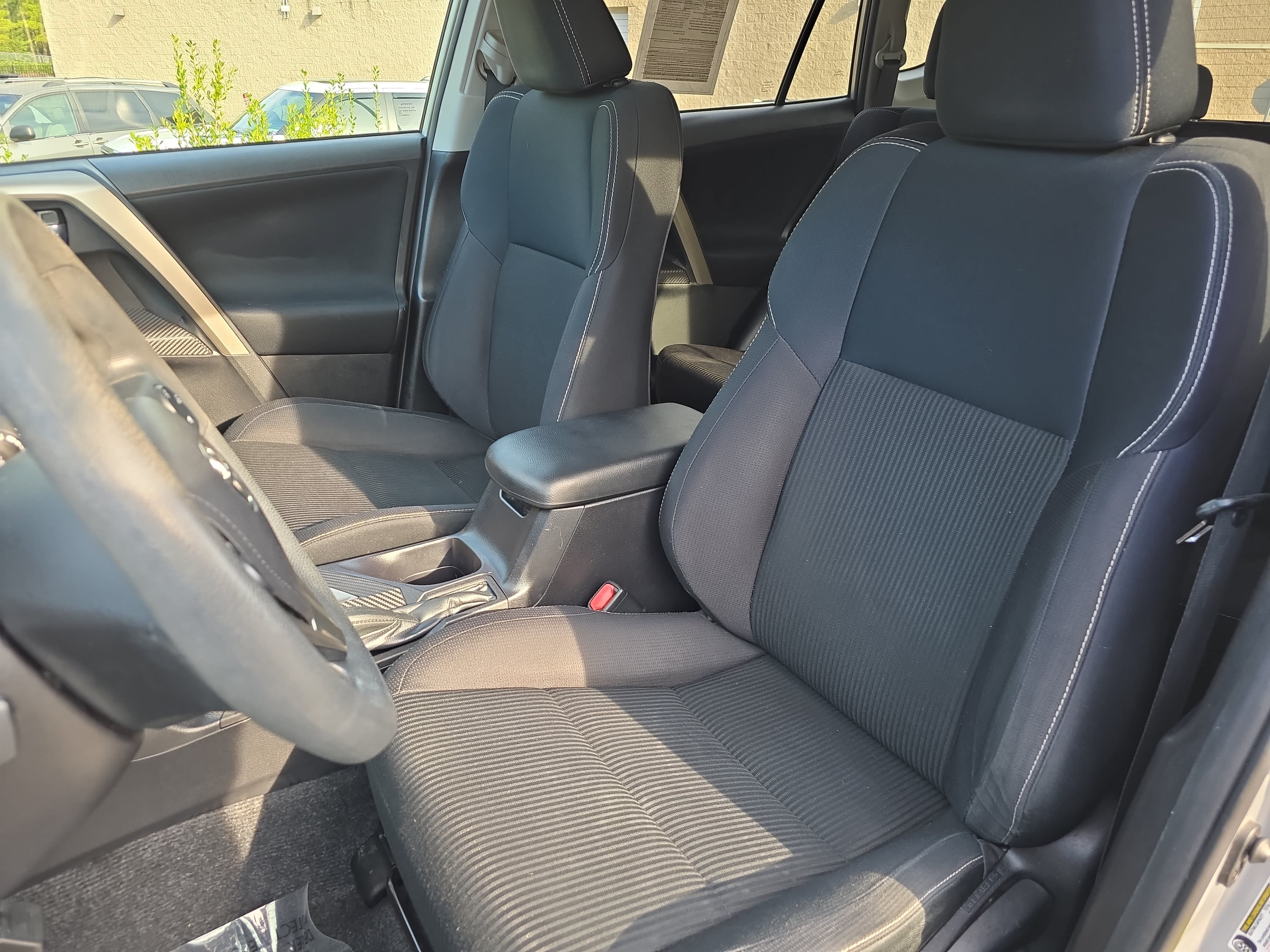 Used 2015 Toyota RAV4 XLE FWD image 15
