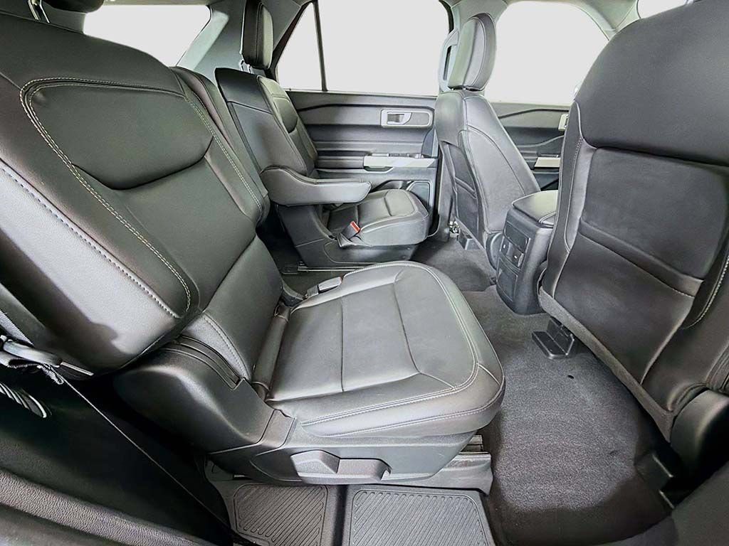 Used 2023 Ford Explorer XLT w/ Equipment Group 202A AWD/4WD image 23