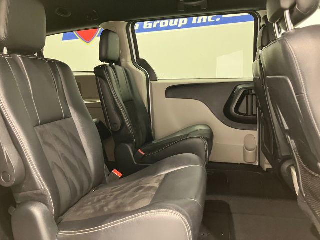 Used 2019 Dodge Grand Caravan SXT FWD image 20