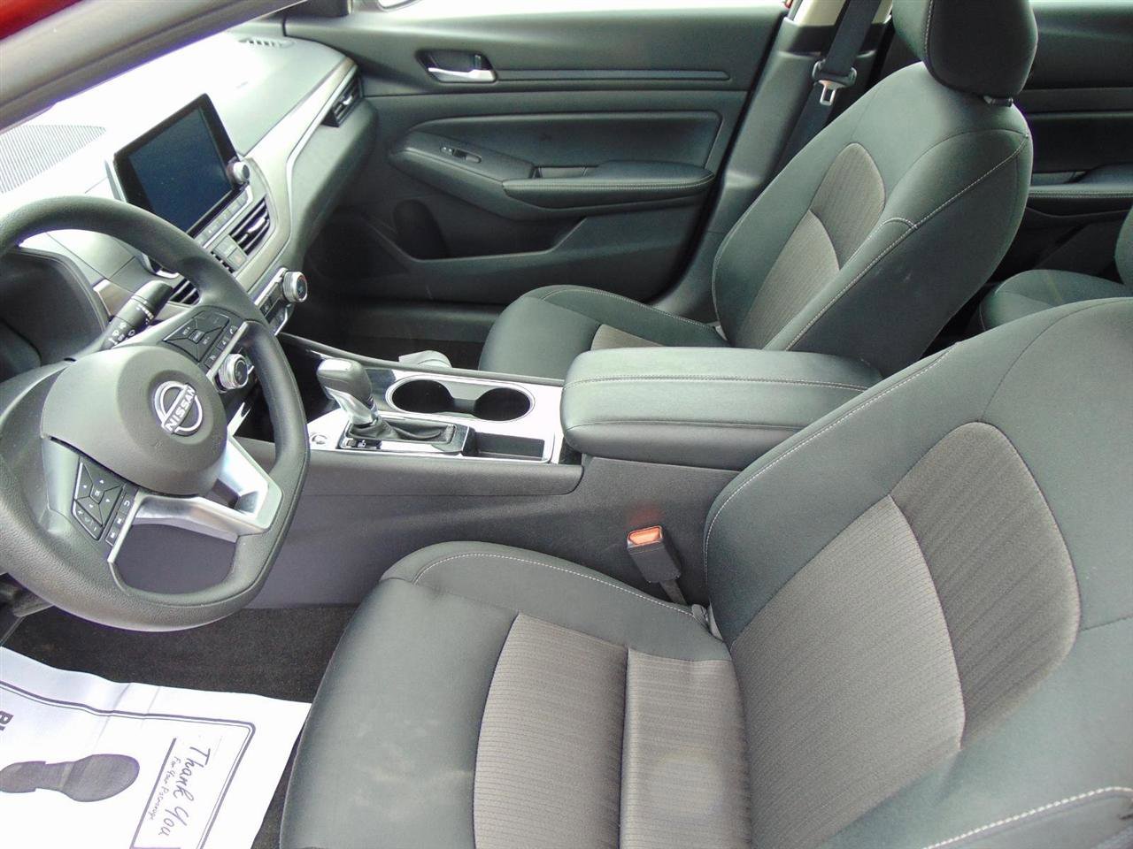 Used 2024 Nissan Altima 2.5 SV FWD image 18