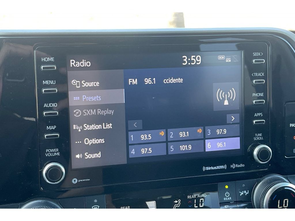 Used 2021 Toyota Highlander LE FWD image 27