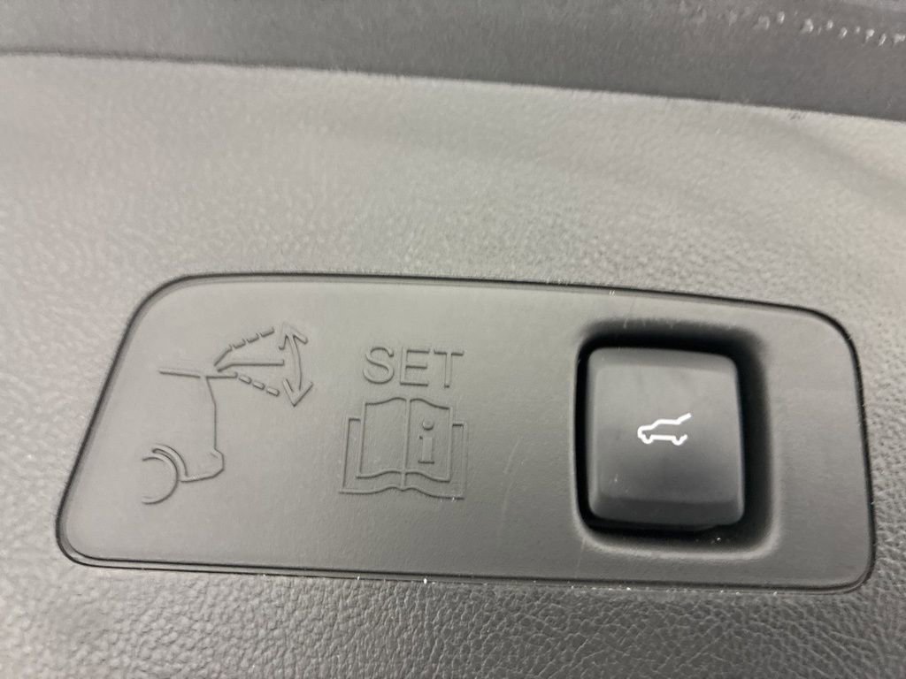 Used 2023 Lincoln Corsair Reserve w/ Jet Appearance Package image 7