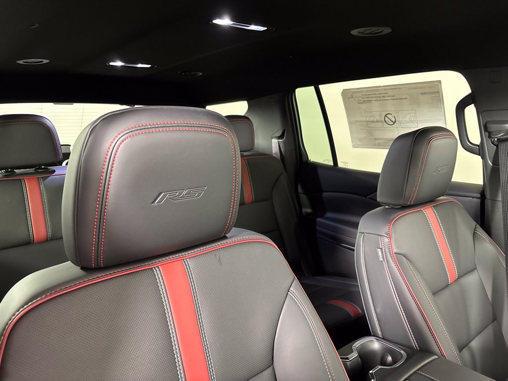 New 2027 Chevrolet Traverse RS w/ LPO, Floor Liner Package AWD/4WD image 11