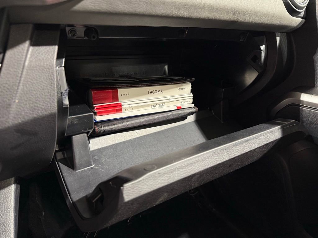 Certified 2019 Toyota Tacoma SR5 AWD/4WD image 25