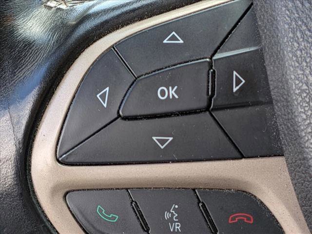 Used 2017 Jeep Cherokee Sport image 8