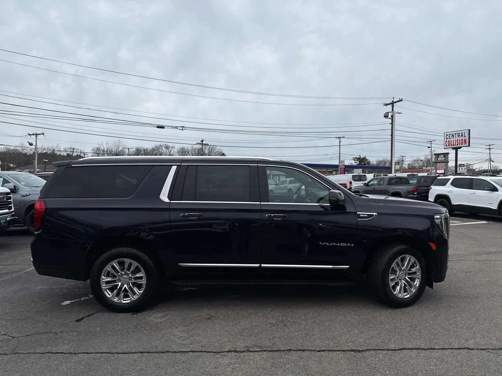 Certified 2022 GMC Yukon XL SLT w/ SLT Premium Package image 8