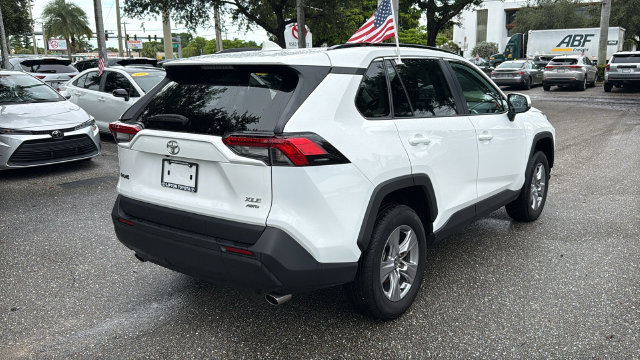 Used 2025 Toyota RAV4 XLE AWD/4WD image 10