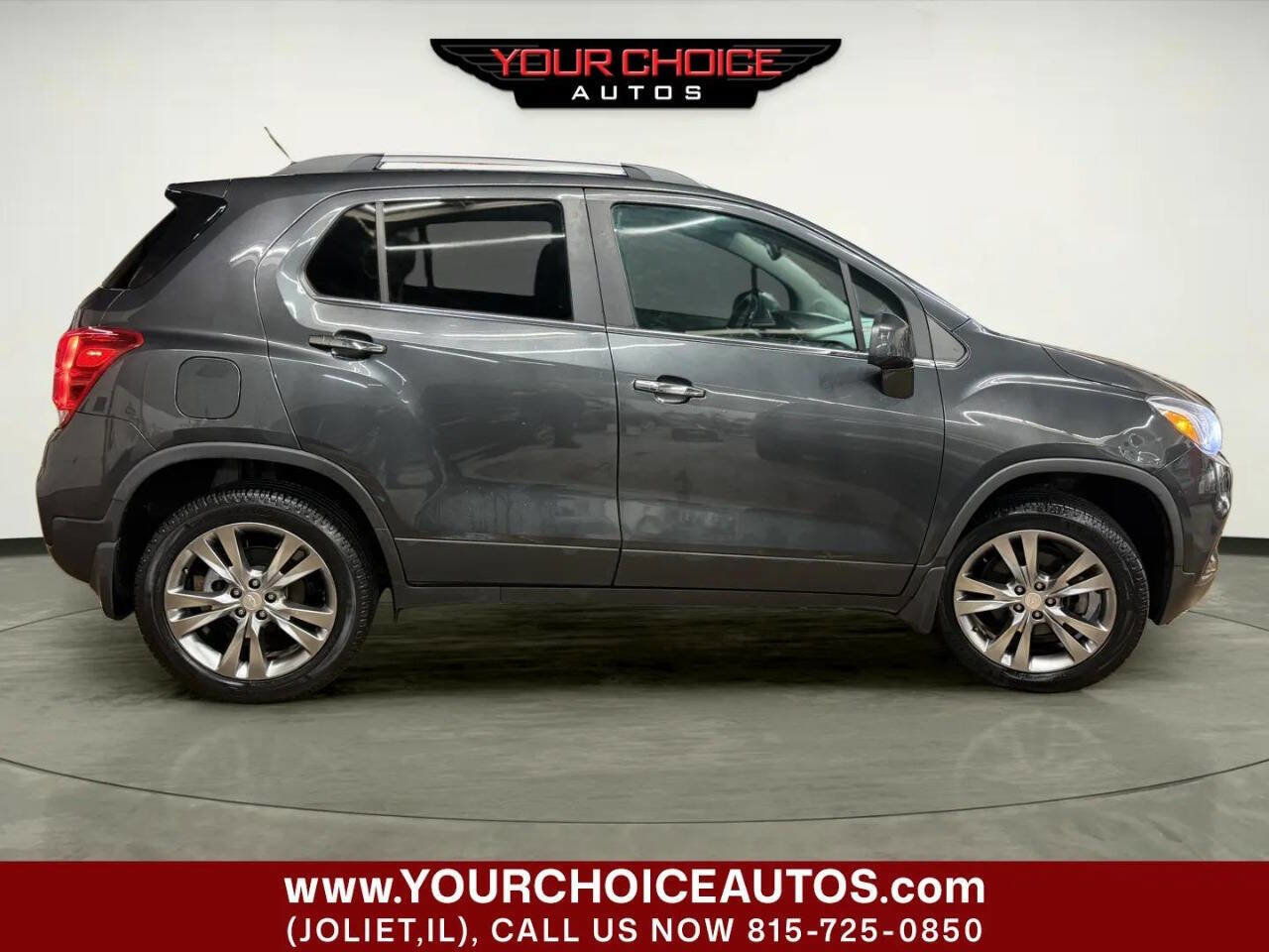 Used 2019 Chevrolet Trax LT w/ Sun & Sound Package AWD/4WD image 6