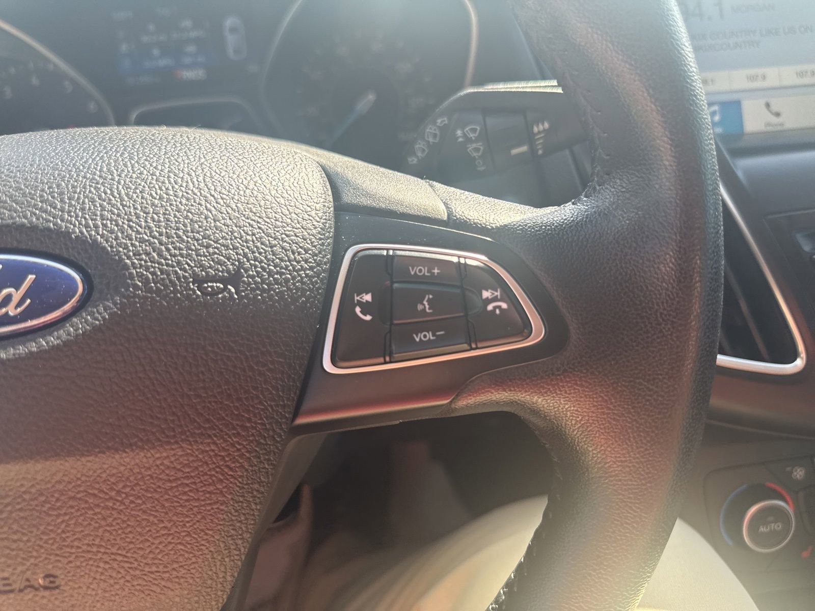 Used 2018 Ford Focus Titanium FWD image 24