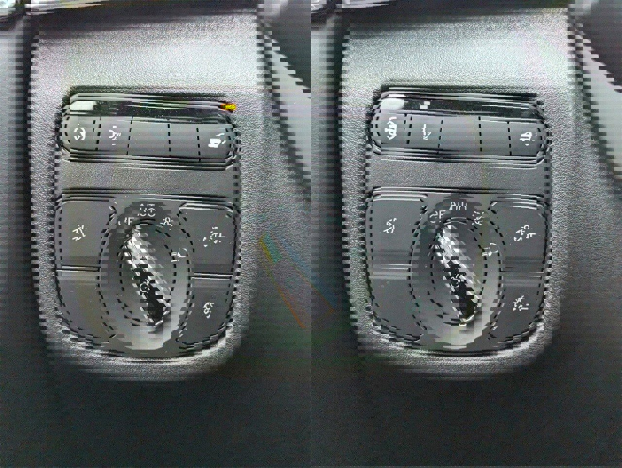 New 2025 INFINITI QX50 Sport image 29