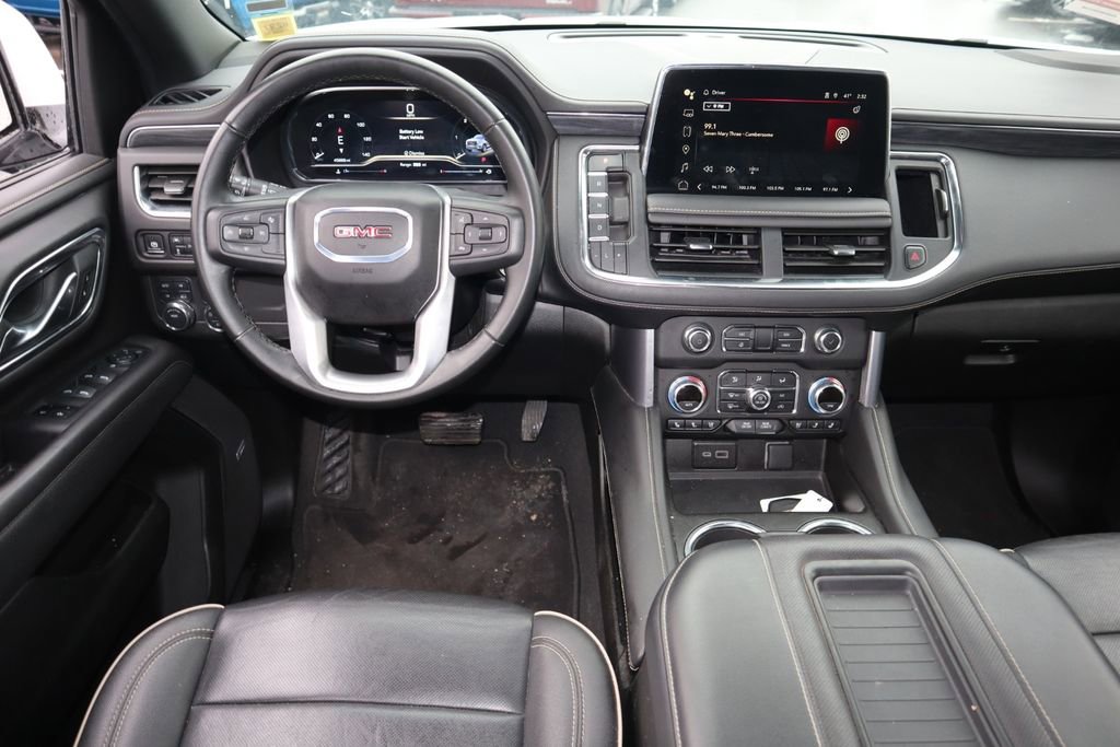 Used 2024 GMC Yukon XL SLT image 11