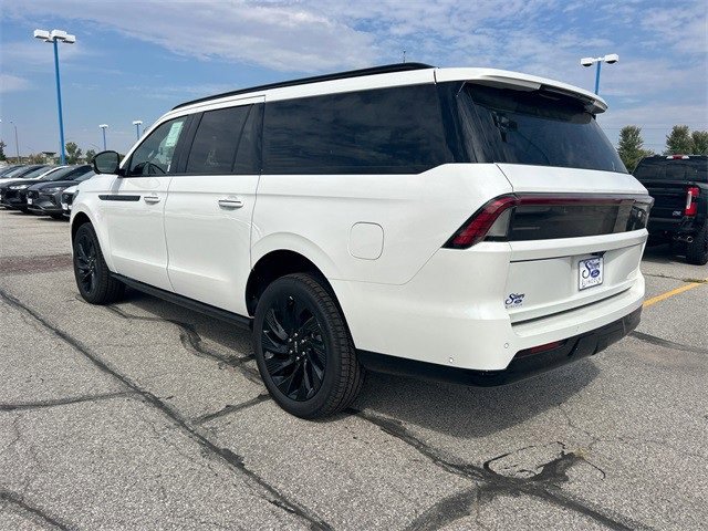 New 2025 Lincoln Navigator L Reserve w/ Jet Appearance Package image 7