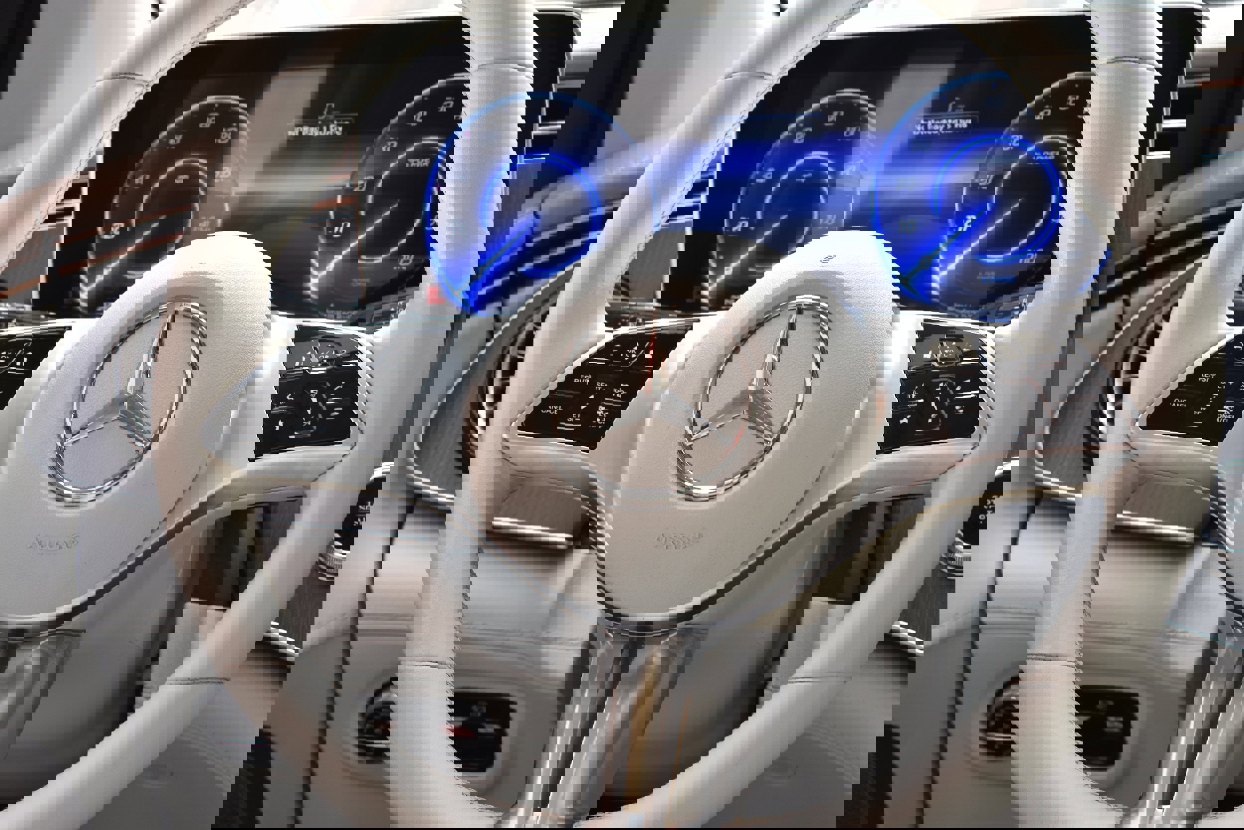 Used 2023 Mercedes-Benz EQE 500 4MATIC SUV image 30